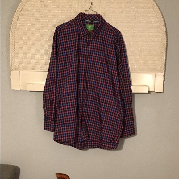 Forsyth of Canada Men’s Shirt - Picture 2 of 6